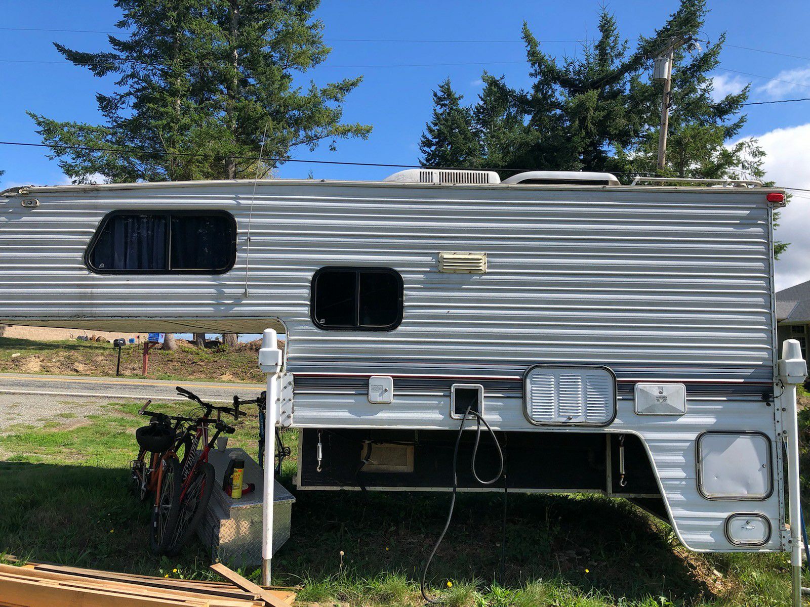 95 Northland camper 12ft everything works title in hand