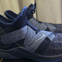 Nike LeBron Zoom Soldier 12 Size 10.5