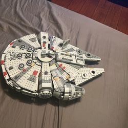 Lego millennium falcon