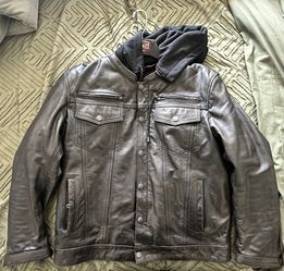First MFG Vendetta Leather Motorcycle Jacket (XL) + Armor – Excellent Condition