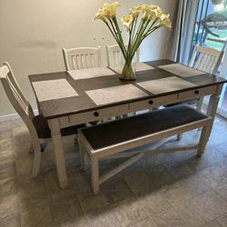 Beautiful Distressed Kitchen Table With Bench !! 
