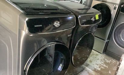 You’re getting a massive 6.0 cu. ft. washer capacity and 7.5 cu. ft. dryer capacity, perfect for big families or heavy loads. Key features include Sup