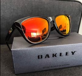 New Oakleys  Box, Pouch Cloth All Included