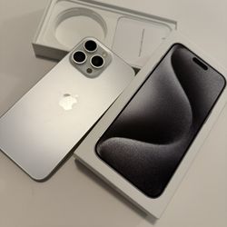 📱 iPhone 15 Pro Max – White Titanium – 256GB (Unlocked)