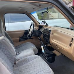 Bed lined Ford ranger 96