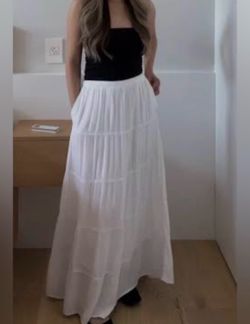 Hollister white tiered skirt