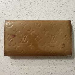 LV  Wallet  (Authentic)