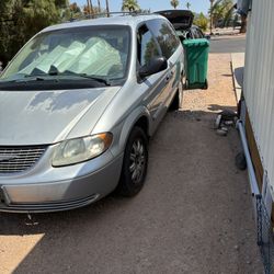 2005 Chrysler Town & Country
