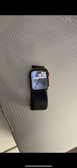 Apple Watch Series 6 perfect condition battery at 87%