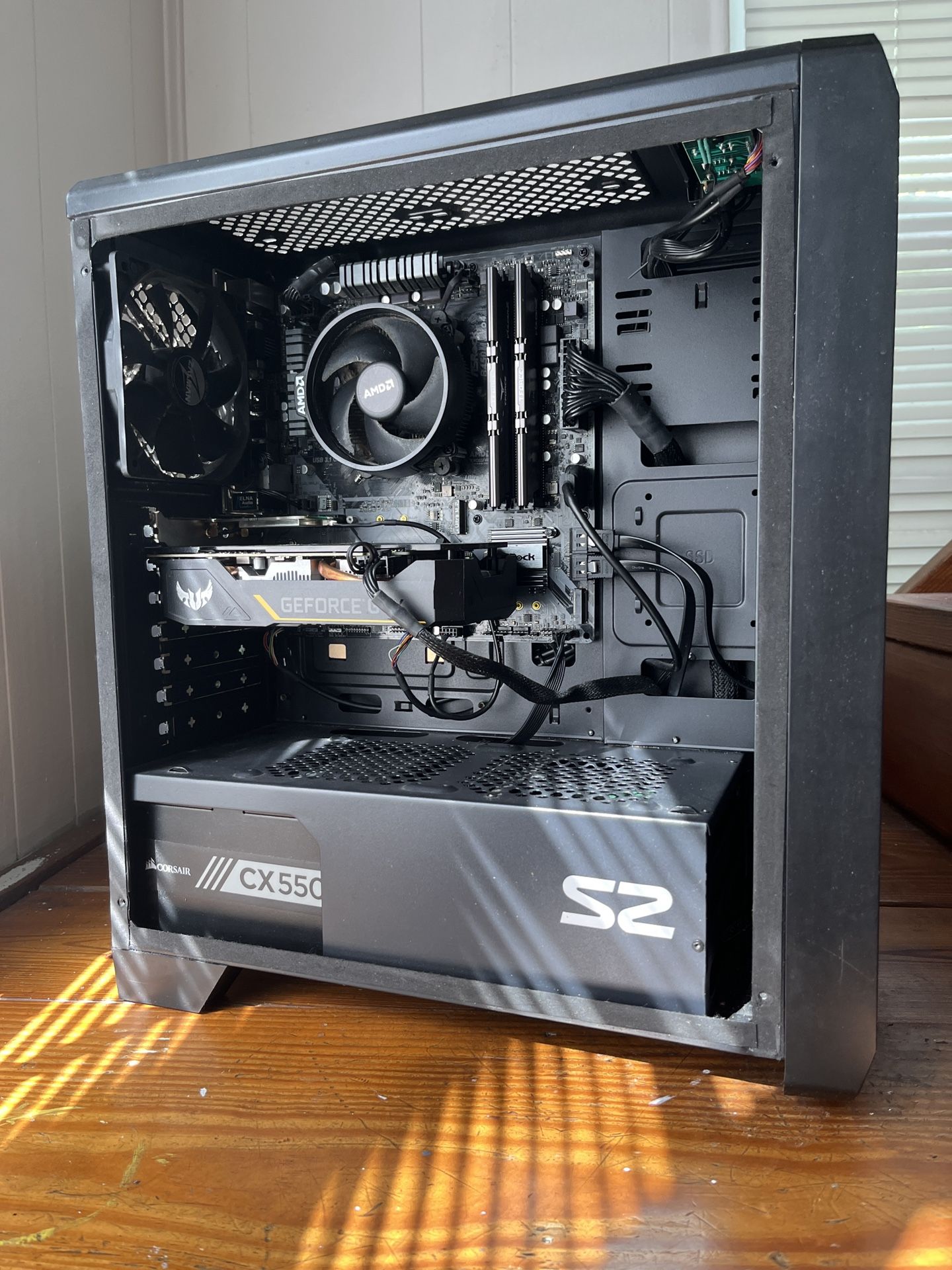 Custom Built Gaming PC (USED) Ryzen 5 and GTX 1660 SUPER
