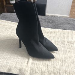 Black Heels Size 11w
