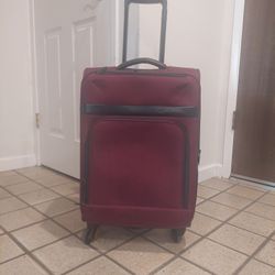 Ben Sherman Carry-on Travel Luggage Suitcase 