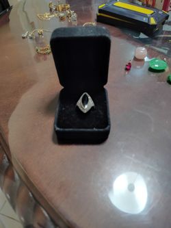Sterling Silver Size 7 Onix Stone 