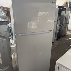 LG Top/Bottom Fridge 