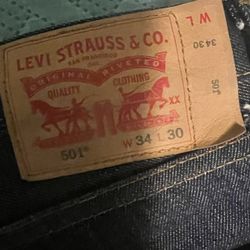 dark blue levi’s 501 34x30