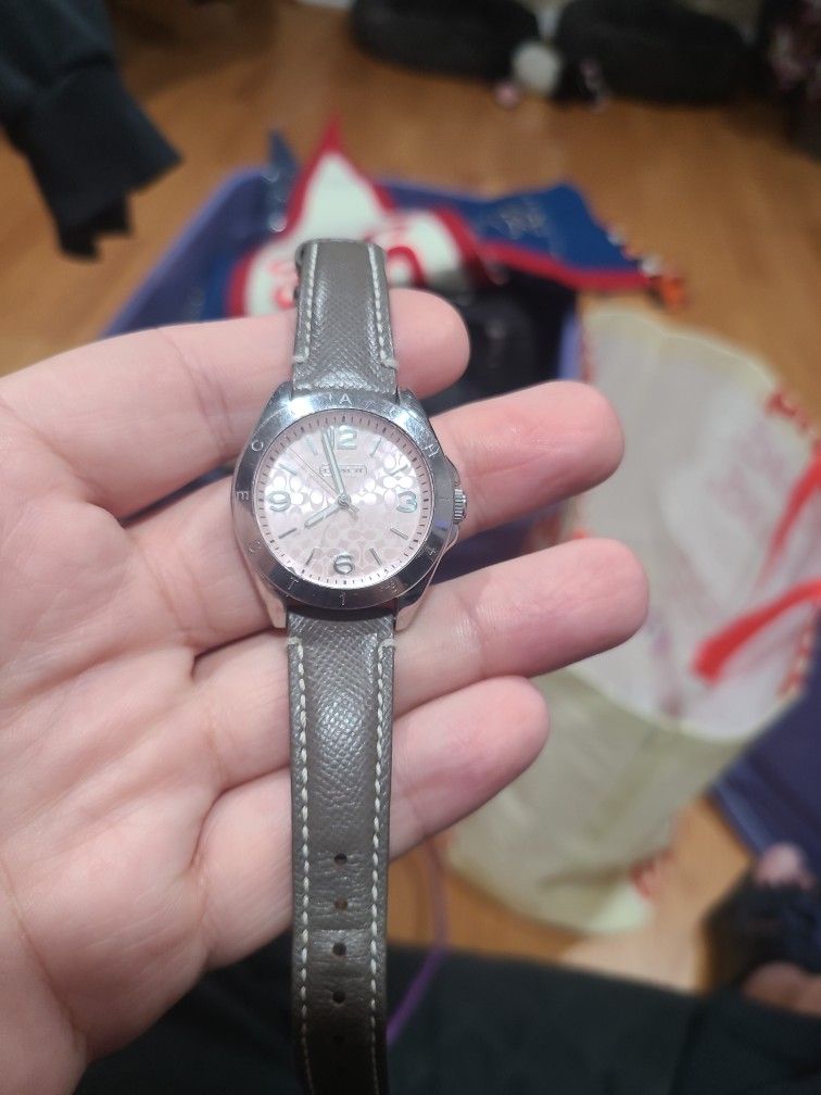 Womans COACH Watch With Rose Color Face. Brn Leather Band