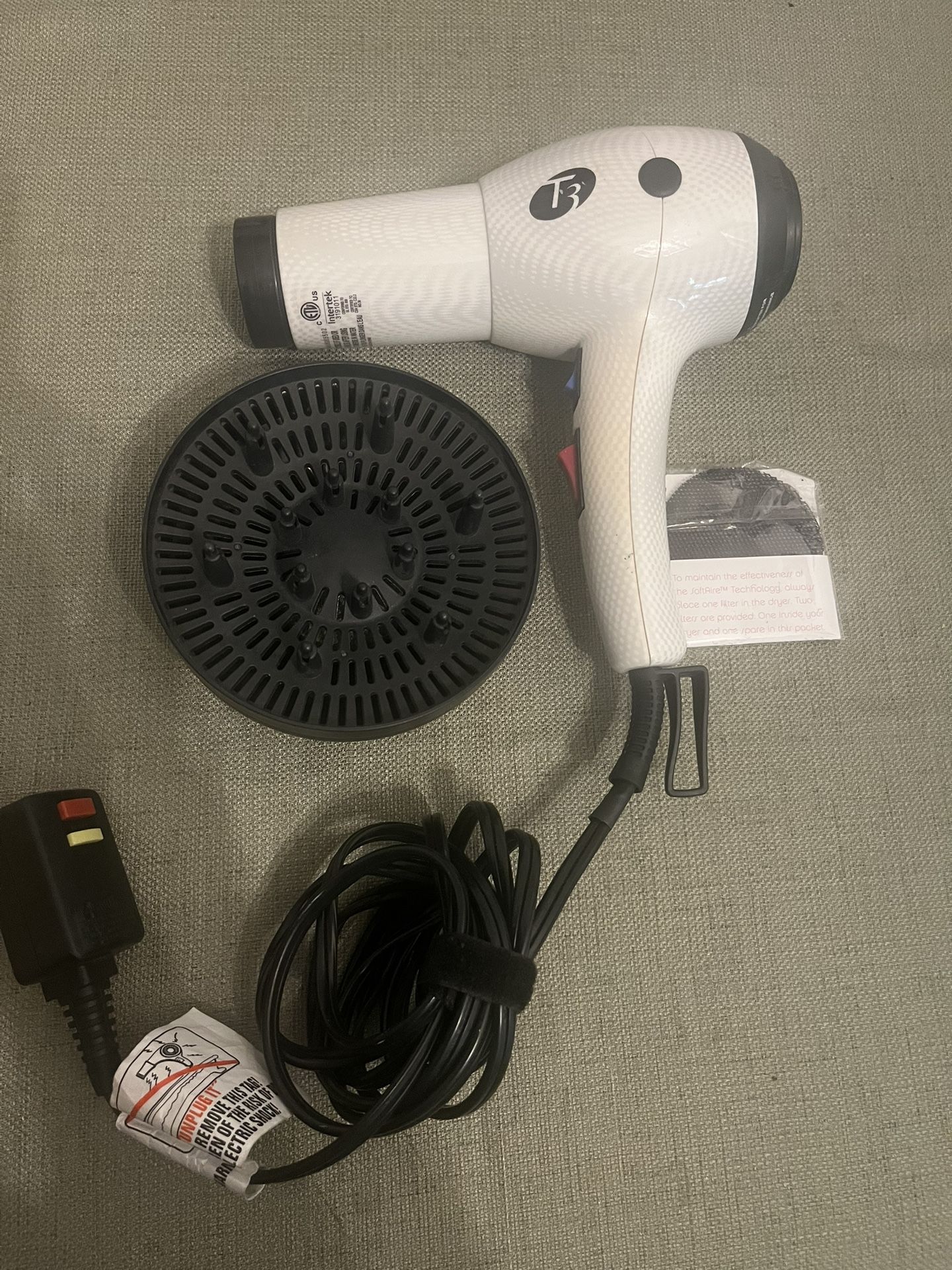 T3 Micro Featherweight Hairdryer with Diffuser