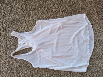 Lululemon white size 6 tanktop like new