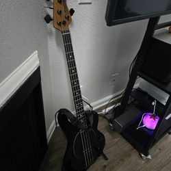 Sterling MusicMan Dark Ray 4 String Bass