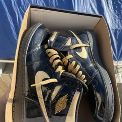 Jordan 1 Black Metallic Gold 