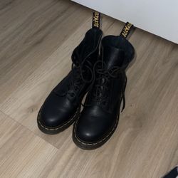 Doc Martens Womens 