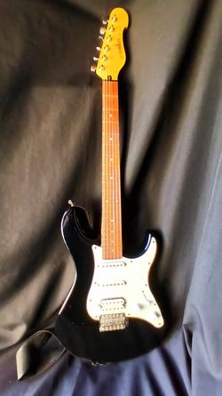 Yamaha EG112C electric guitar