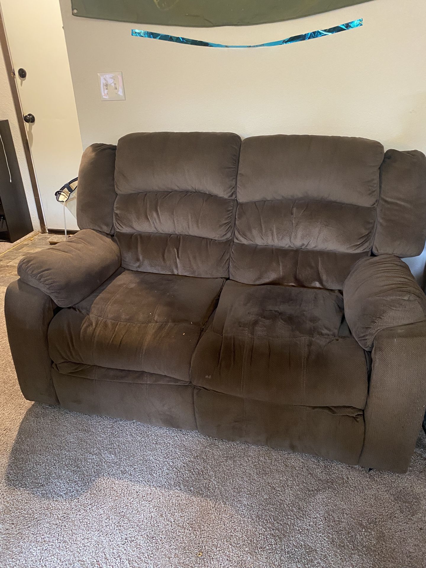 Free Reclining Love Seat