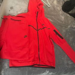  Red Nike Tech Fleece Large