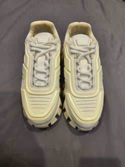 Prada Cloudbust Thunder Sneakers size 7White Prada Cloudbust Thunder sneakers in a Size 7