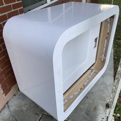 White laminated counter/storage lightbox