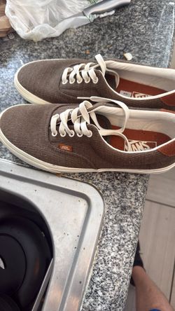 Size 10 Vans Brown Corduroy Sneakers brand new never used – Classic Low-Top Shoes
