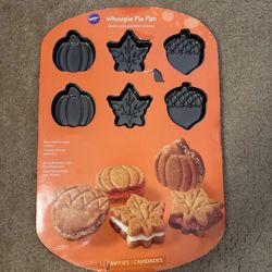 Wilton Woopie Pie Pan Acorn Pumpkin Leaf New 