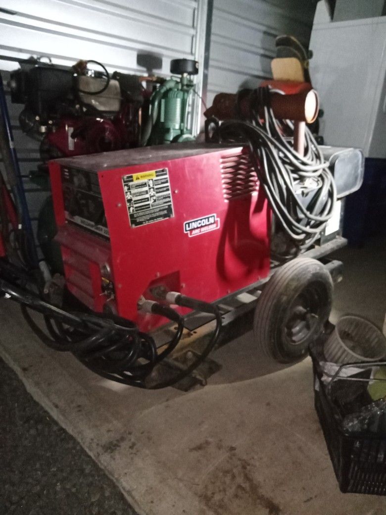 Lincoln Electric Weldanpower 225 G7