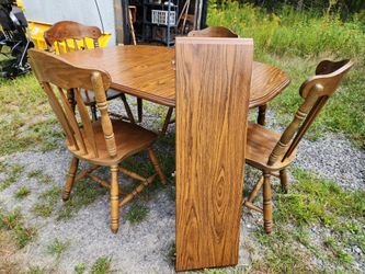 Vintage Maple Dining Set with 1 Leaf and 8 Chairs