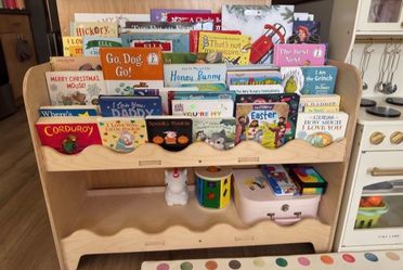 MONTESSORI Bookshelf