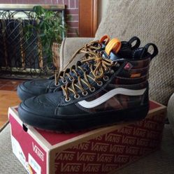 Vans Black Leather Camo High Top Sneakers Men's Sz. 6.5 Women's Sz. 8

