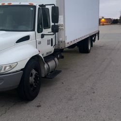 Non CDL box truck with sleeper