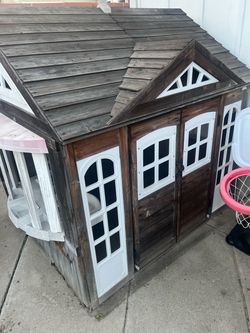 Free wood playhouse