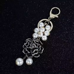 Pearl flower keychain