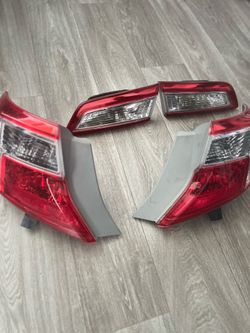 Toyota  Camry 2012-2014    Tail  lights
