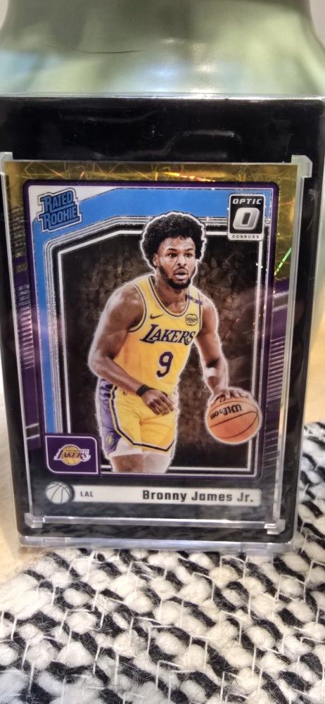 Bronny James jr 2024-25 Panini Optic Black And Gold Holo 6/8