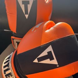 TITLE Boxing Gloves – Gel Enforced - Size Large – Orange/Black