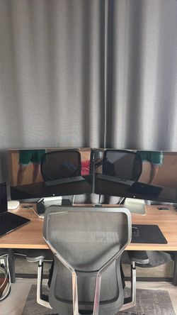 Apple Thunderbolt Display 27” – Excellent Condition