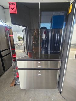 Brand New Samsung BESPOKE RF90F29AECR 36 Inch Smart 4-Door French Door Refrigerator