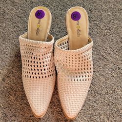 Women Shoes Size 8.5