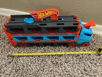 Hot Wheels Speedway Hauler
