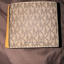 Michael Kors Authentic wallet
