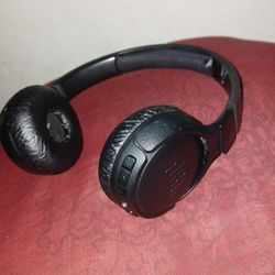 JBL noise Canceling Headphones