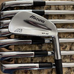 Mizuno MP-32