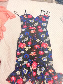 Guess Floral Embroidered Mermaid Midi Dress